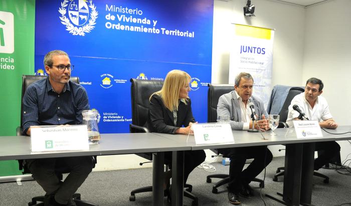 Mesa de autoridades del evento