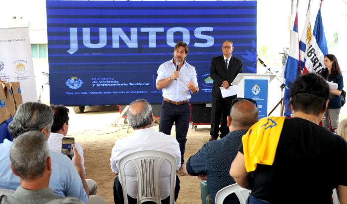 Presidente Lacalle Pou inaugura viviendas del plan Juntos