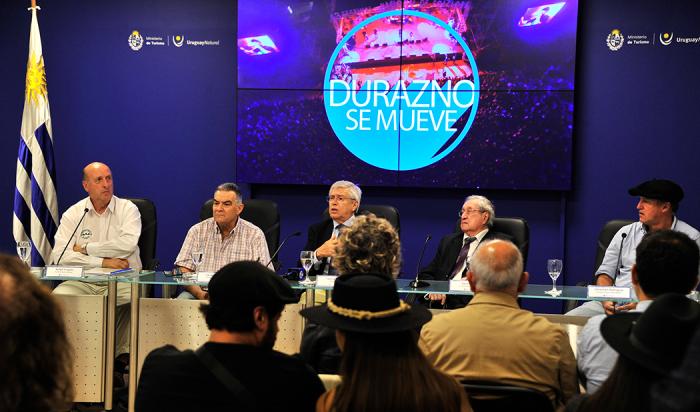 Autoridades de Turismo y de la intendencia de Durazno