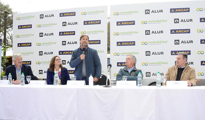 Presidente Luis Lacalle Pou durante su oratoria en el inicio de la zafra de la caña de azúcar en Bella Unión