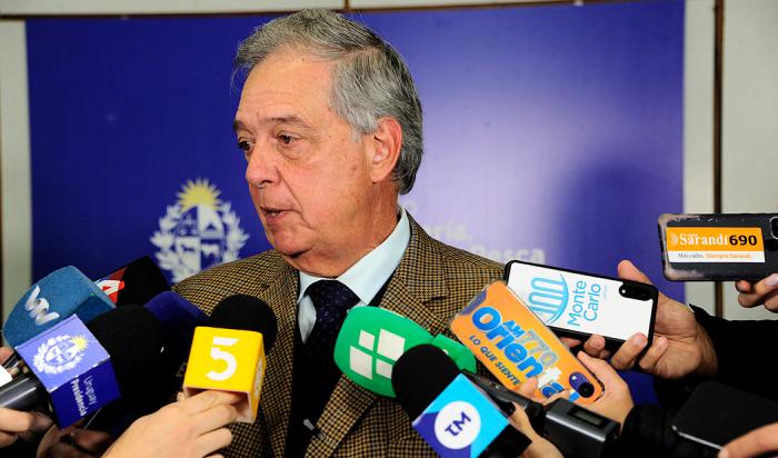 Ministro de Ganadería, Agricultura y Pesca, Fernando Mattos, durante la conferencia de prensa.