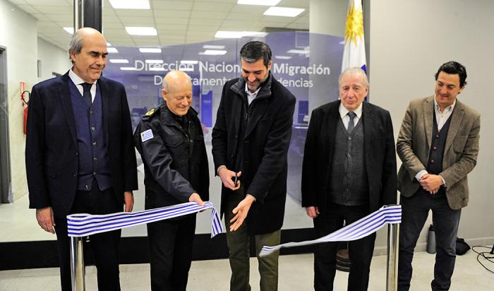 Martinelli inauguró oficina de residencias en Dirección Nacional de Migración