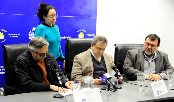 Autoridades del MVOT y Udelar