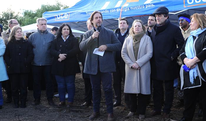 Presidente Lacalle Pou en obras de electrificación en San Miguel