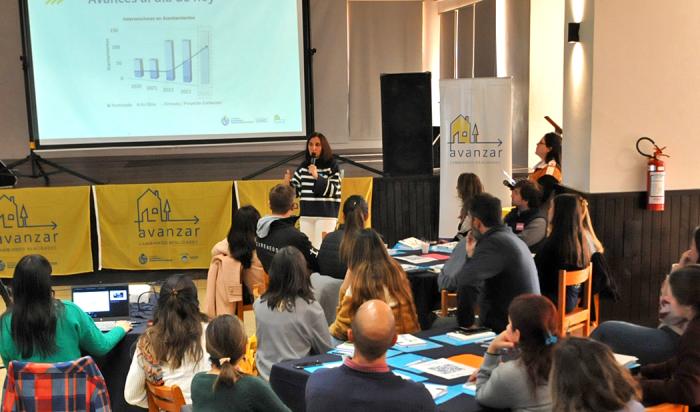 Encuentro de grupos sociales del Plan Avanzar en Minas