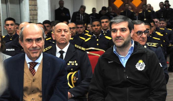Autoridades del Ministerio del Interior en presentación de curso