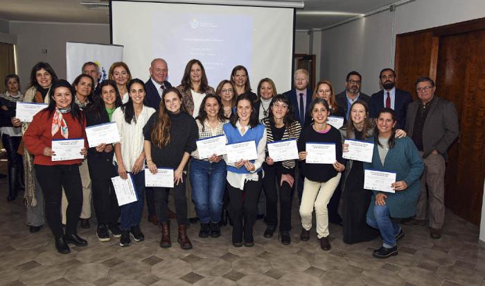Autoridades con mujeres empresarias