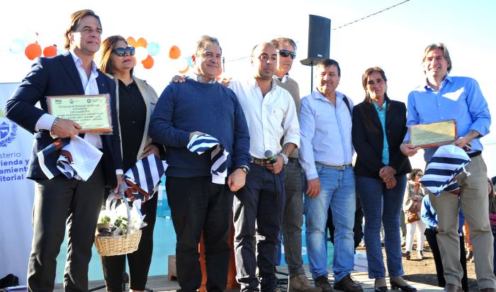 Presidente Lacalle Pou inauguró viviendas de Mevir en Guichón