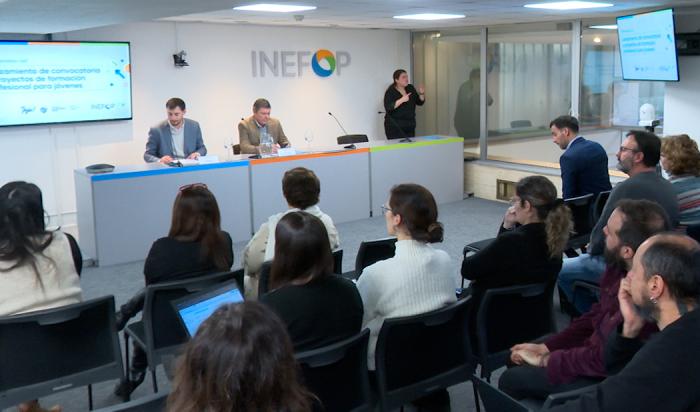 Autoridades de Inefop e INJU
