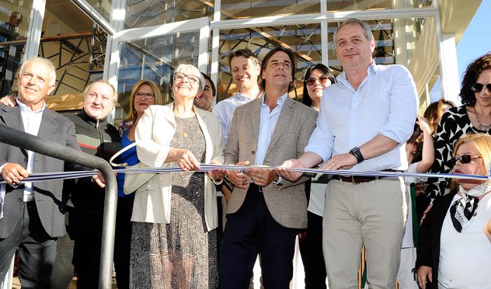Lacalle Pou y autoridades
