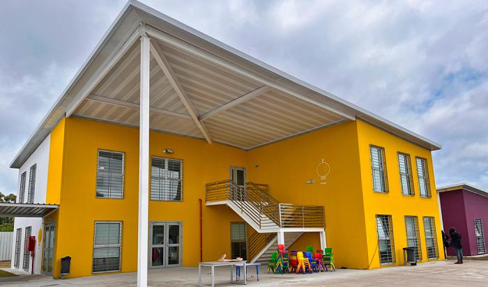 Fachada del nuevo centro educativo en Puntas de Manga