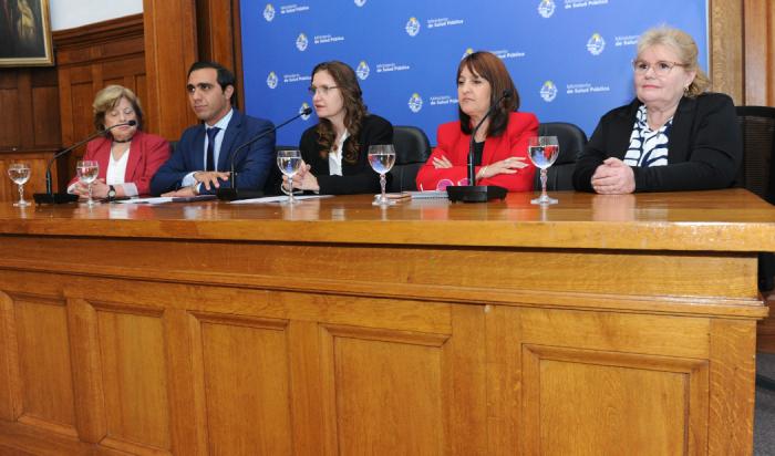 Mesa de autoridades del evento