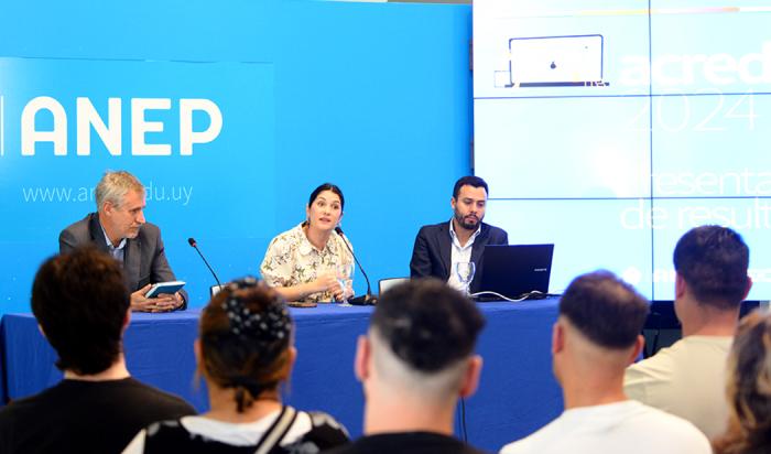 Virginia Cáceres en acreditación de saberes de ciclo básico 2024