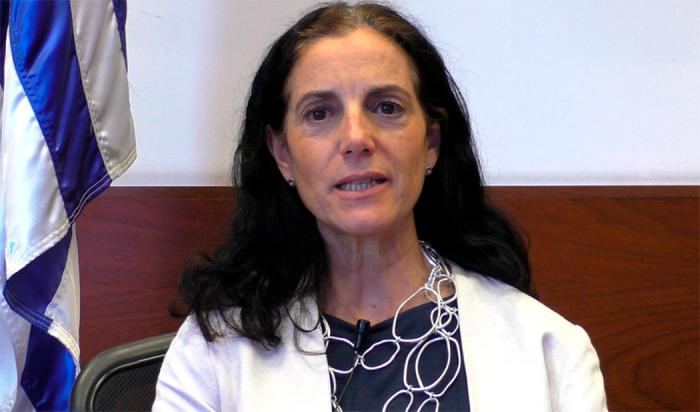 Ministra de Economía y Finanzas, Azucena Arbeleche