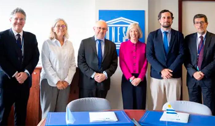 Autoridades del MEC y Unesco