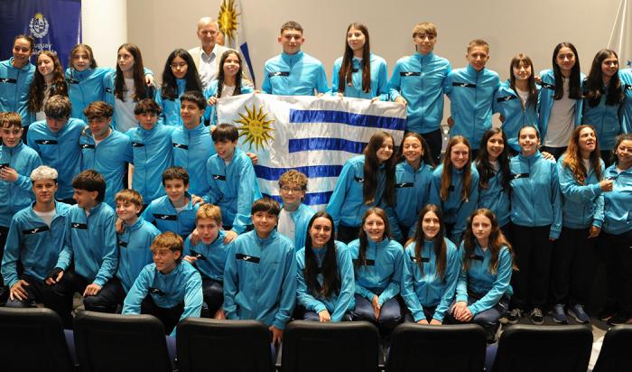 Bauzá con la delegación uruguaya
