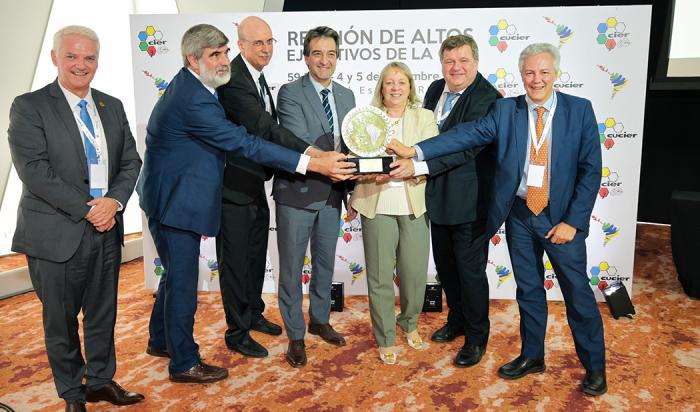 Autoridades de UTE y CIER