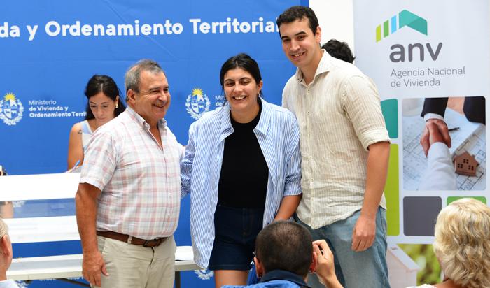 Lozano en sorteo de viviendas