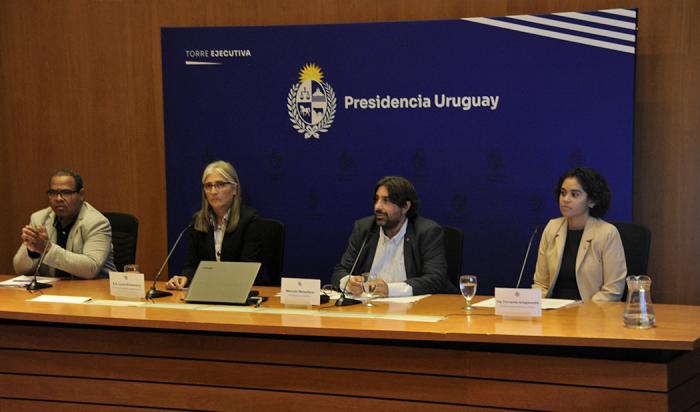 Mesa de autoridades del evento