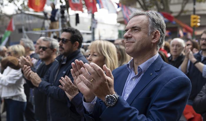 Presidente de la República, Yamandú Orsi aplaude la oratoria 