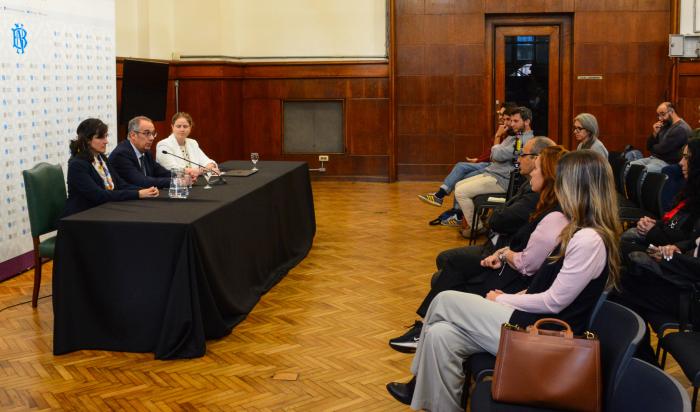 Conferencia en BNU