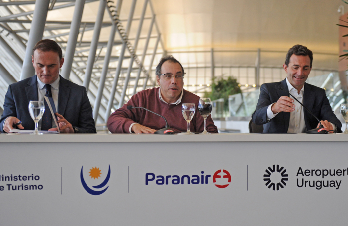 Ministro Pablo Menoni anuncia acuerdo con Paranair