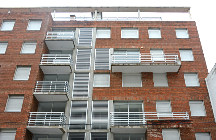 Fachada de edificio en ladrillo