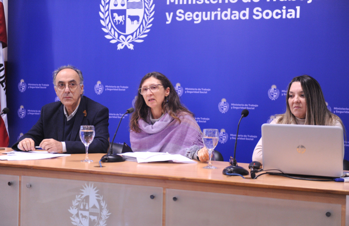 Mesa de autoridades del evento