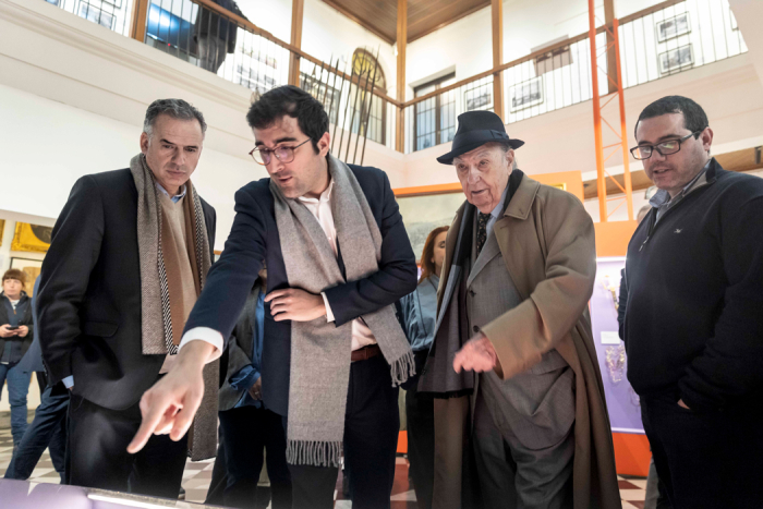 Presidente Yamandú Orsi junto al expresidente Julio María Sanguinetti y al director del Museo Histórico Nacional, Andrés Azpiroz Presidente Yamandú Orsi junto al expresidente Julio María Sanguinetti y al director del Museo Histórico Nacional, Andrés Azpiroz