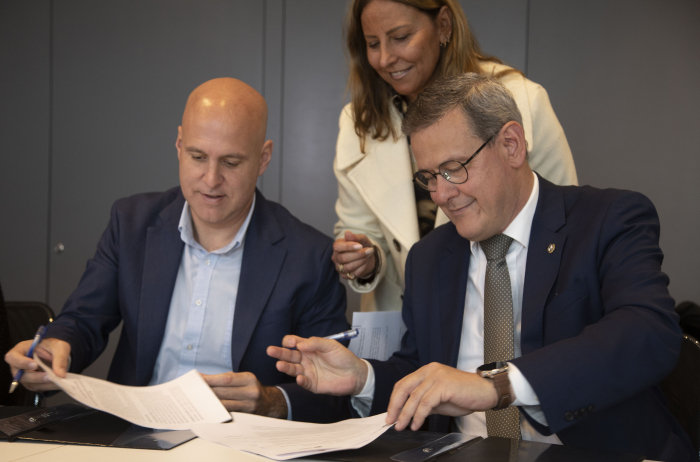 Firma del acuerdo entre JND e intendencia de Canelones