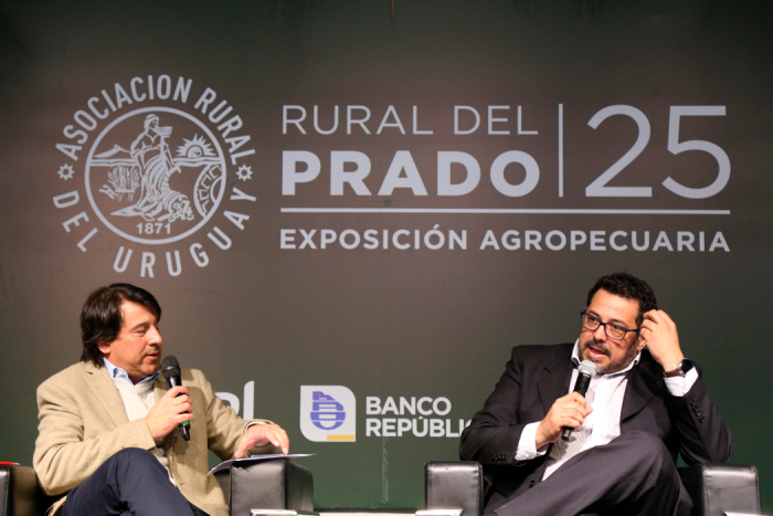 Secretario de la Presidencia, Alejandro Sánchez, durante su oratoria en la 120.ª Exposición Rural del Prado
