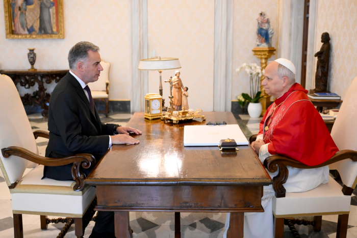 Yamandú Orsi y León XIV