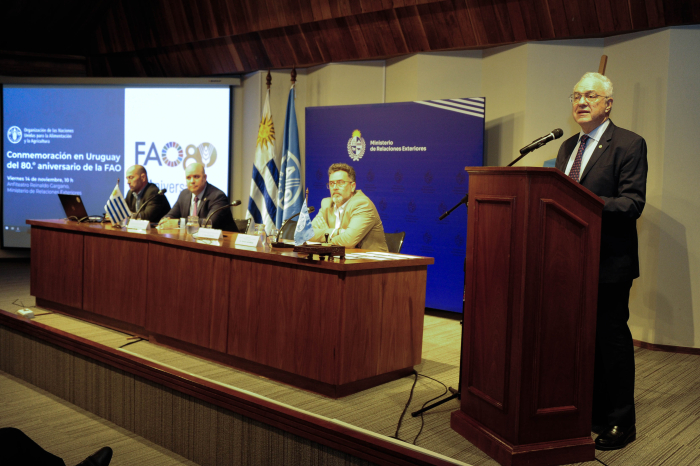 Pablo Rabczuk, Matías Carámbula y Mario Lubetkin