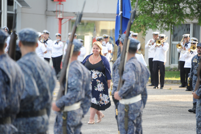 Sandra Lazo en acto de la Prefectura