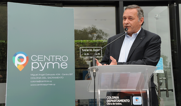 Secretario de Presidencia Álvaro Delgado en inauguración de centro Pyme Colonia