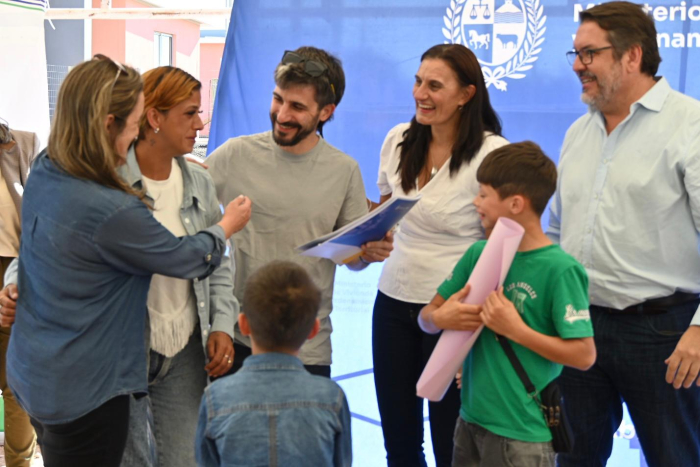 Autoridades y participantes del Plan Juntos