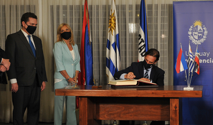 Presidente Luis Lacalle Pou, vicepresidenta Beatriz Argimón y prosecretario Rodrigo Ferrés