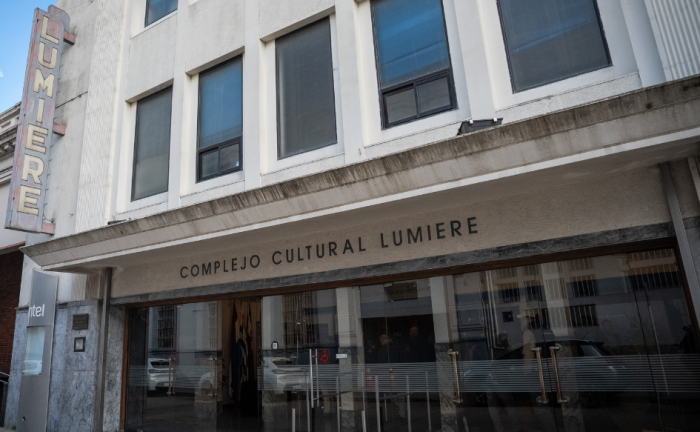 Educación y Cultura cedió en comodato la sala Lumière a la Intendencia de Canelones Fachada del complejo cultural Lumiere