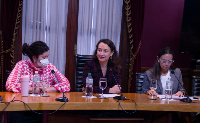 Subsecretaria de Relaciones Exteriores, Valeria Csukasi, habla en conferencia