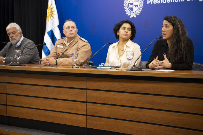 Autoridades en la presentación de la campaña por la Noche de la Nostalgia