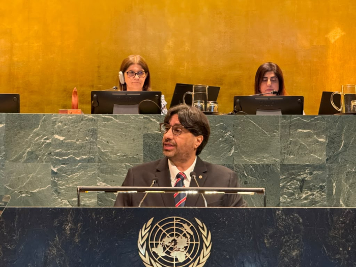 Uruguay reafirma su compromiso con la mejora de la seguridad vial ante Naciones Unidas Marcelo Metediera en hemiciclo de la Asamblea General de la ONU