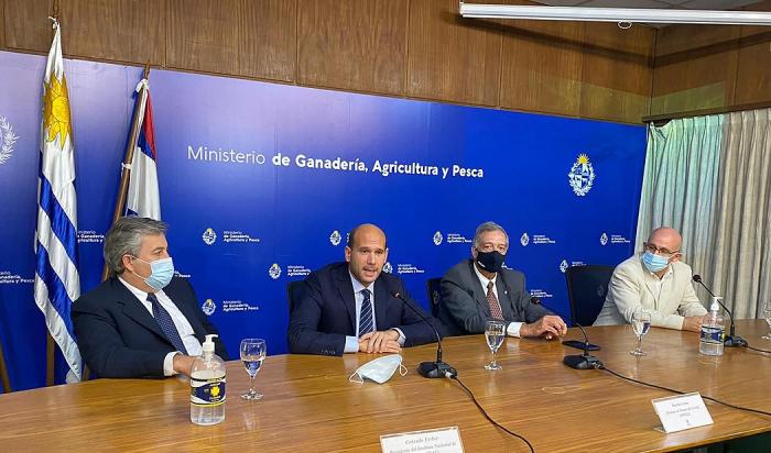 Autoridades de Gobierno en la presentación