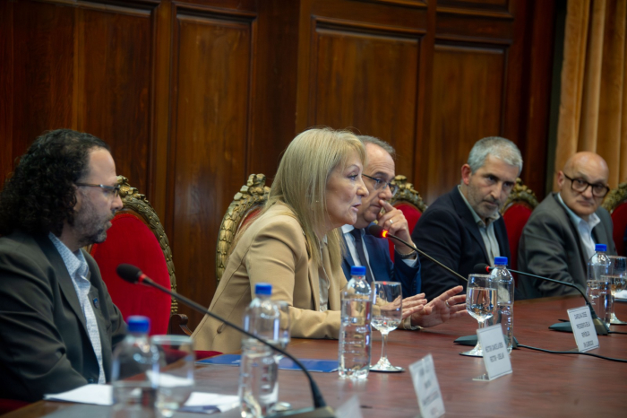 Cosse y autoridades