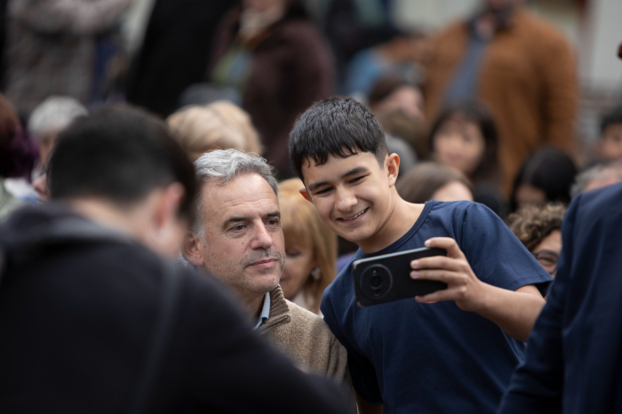 Orsi con jóvenes