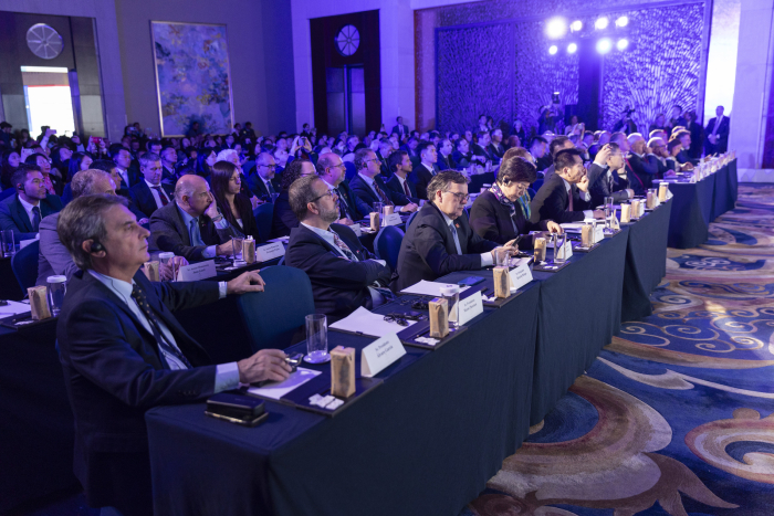 Autoridades uruguayas y empresrios chinos