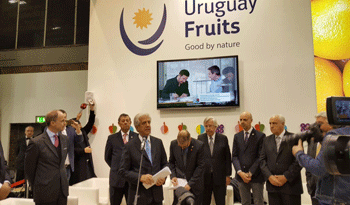 Presidente Tabaré Vázquez al inaugurar el estand de Uruguay en la feria Fruit Logística de Berlín