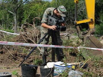 Militar filmando actividad