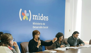 Arismendi en presentación de la publicación “Posibilidades, tensiones y desafíos de la intervención social”