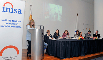 Gabriela Fulco y autoridades en la presentación de la hoja de ruta 2020-2025
