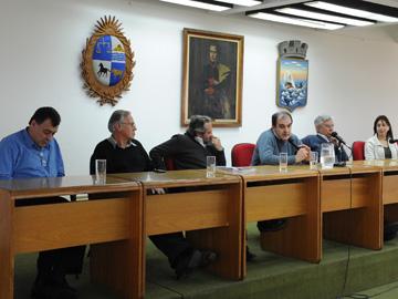 Autoridades en la Intendencia de Maldonado